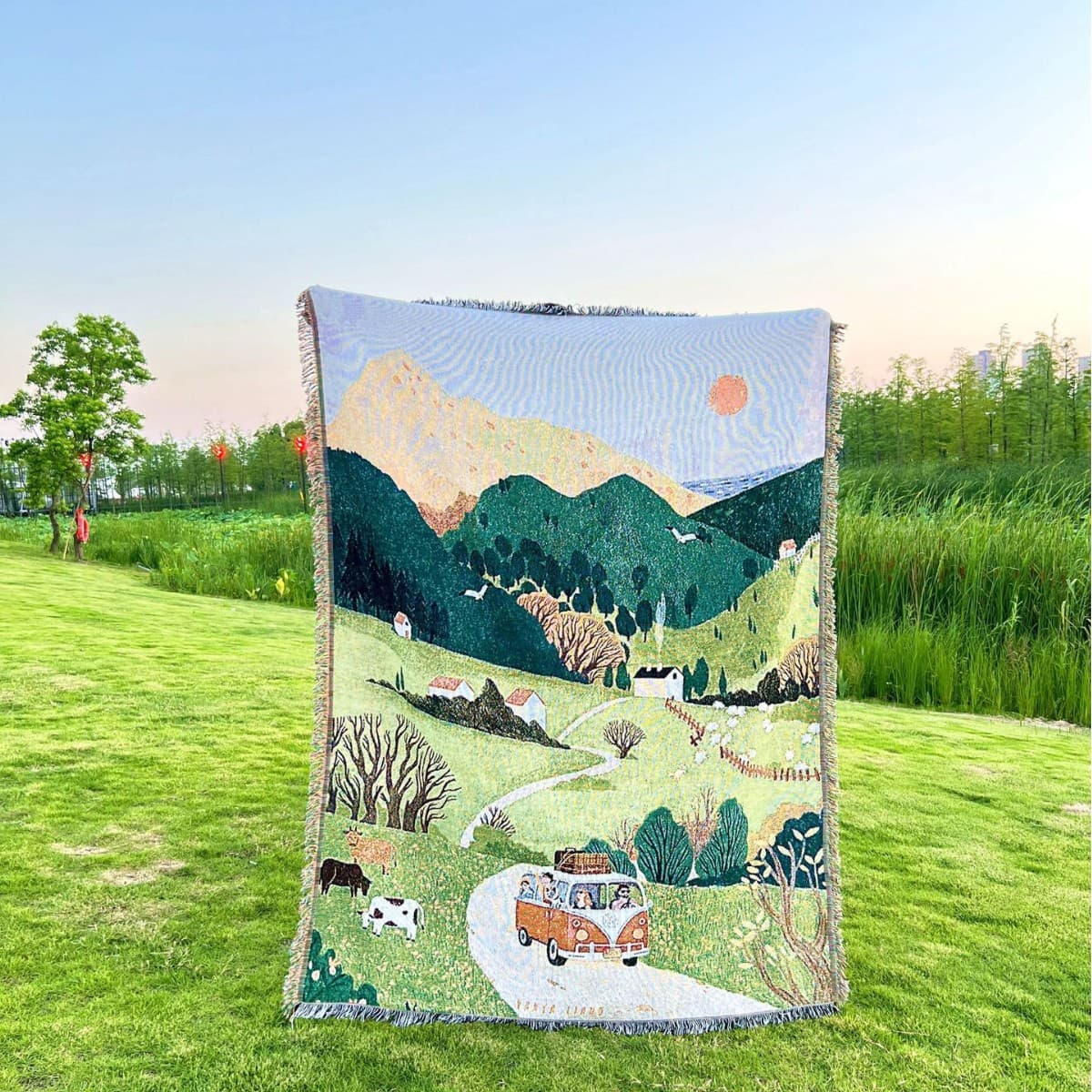 タペストリー 牧歌的な山里の旅情景刺繍壁掛け